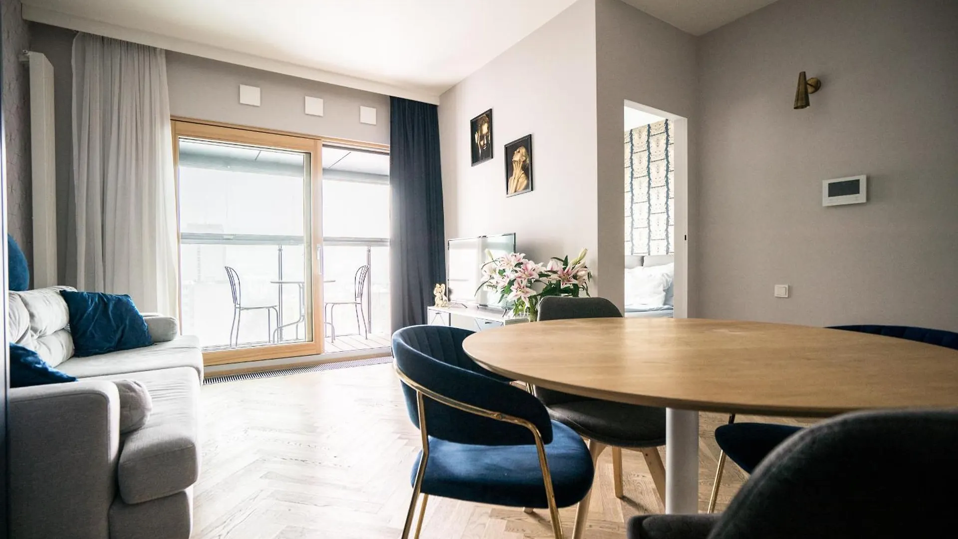 Vipwarsawapartments Amber Mennica Residence 0*, Warszawa